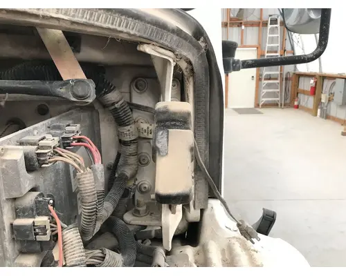 Freightliner M2 106 Hood Rest