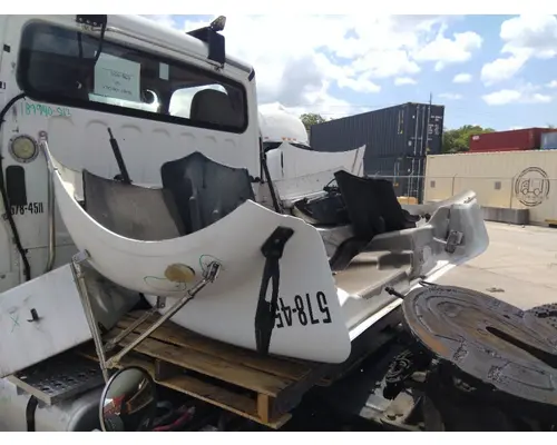 Hood FREIGHTLINER M2 106 LKQ Heavy Truck - Tampa
