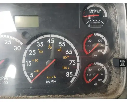 Freightliner M2 106 Instrument Cluster