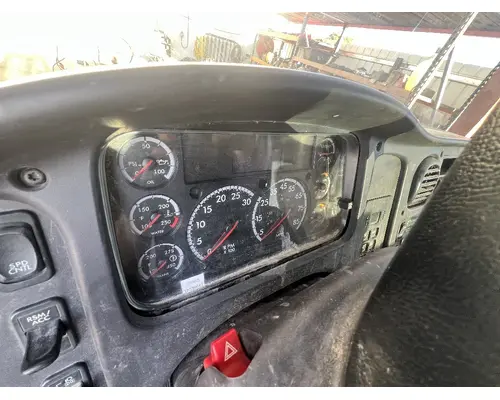 Instrument Cluster FREIGHTLINER M2 106 DTI Trucks