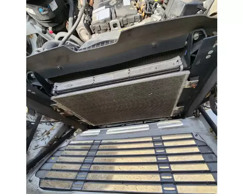 Freightliner M2 106 Intercooler