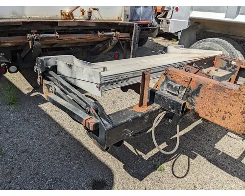 Liftgates / Tailgates FREIGHTLINER M2 106 Truck Salvage International Inc