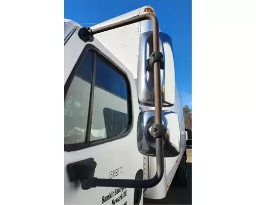 Freightliner M2 106 Mirror (Side View)