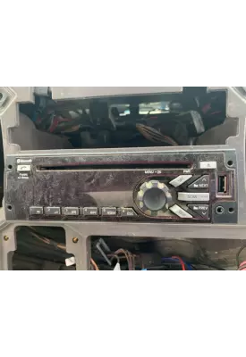 Freightliner M2 106 Radio