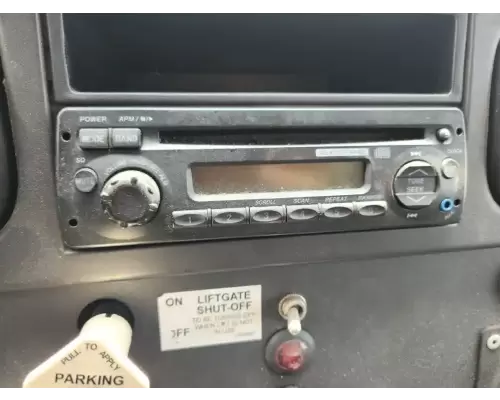 Freightliner M2 106 Radio