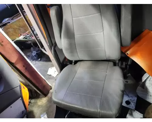 Seat, Front Freightliner M2 106 Complete Recycling