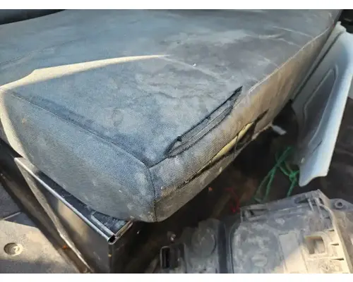 Freightliner M2 106 Seat, Front