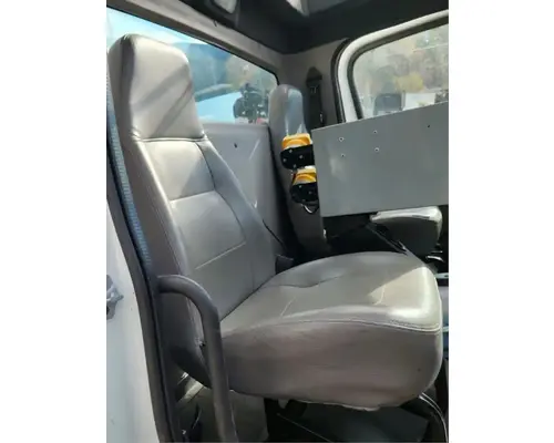 Freightliner M2 106 Seat, Front