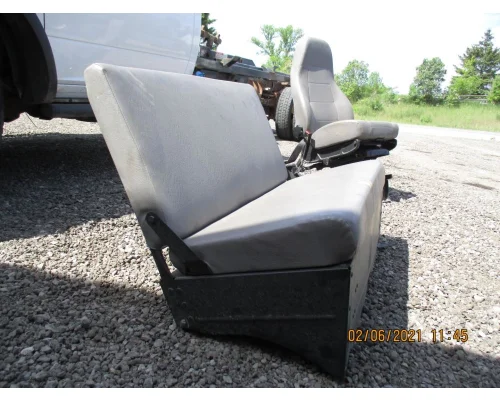 Freightliner M2 106 Seat, Front