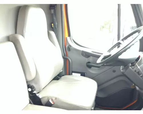 Freightliner M2 106 Seat (Air Ride Seat)