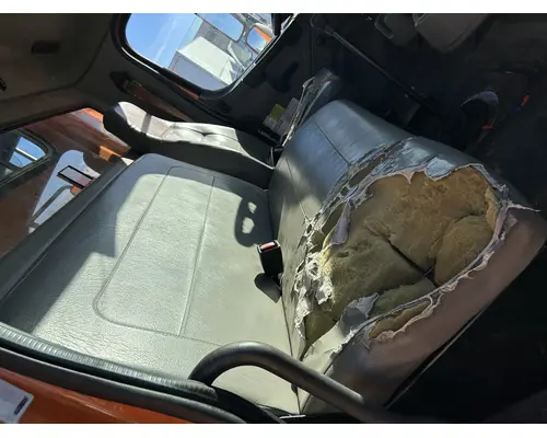 Seat, Front FREIGHTLINER M2 106 DTI Trucks