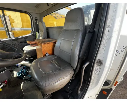 Seat, Front FREIGHTLINER M2 106 DTI Trucks