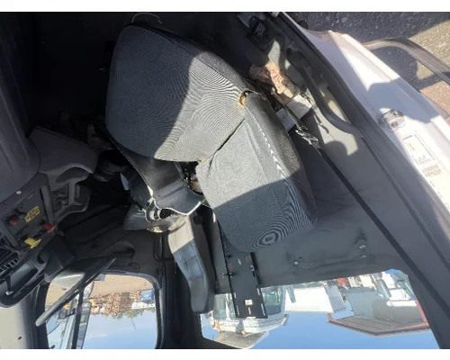 Seat, Front FREIGHTLINER M2 106 DTI Trucks