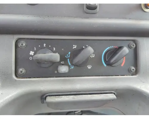 Temperature Control FREIGHTLINER M2 106 LKQ Heavy Truck - Tampa