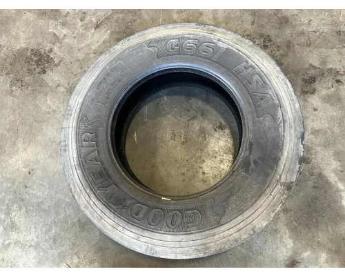 Tires FREIGHTLINER M2-106 Vander Haags Inc COL