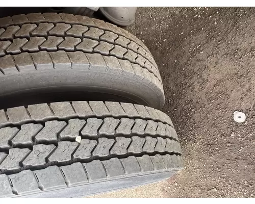 Tires FREIGHTLINER M2 106 DTI Trucks