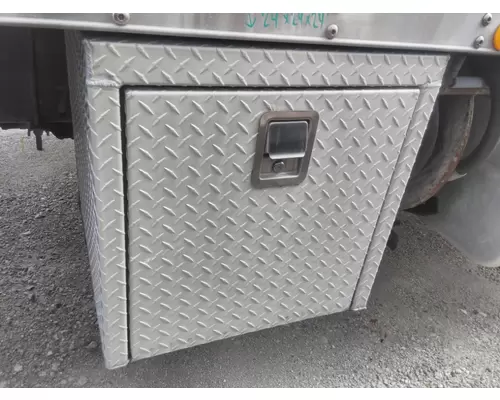 Tool Box FREIGHTLINER M2 106 LKQ Heavy Truck - Tampa