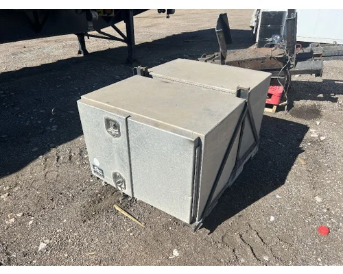 Tool Box FREIGHTLINER M2 106 DTI Trucks