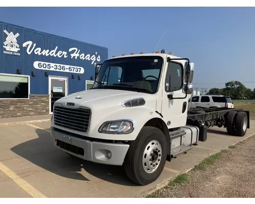 Complete Vehicle FREIGHTLINER M2-106 Vander Haags Inc Sf