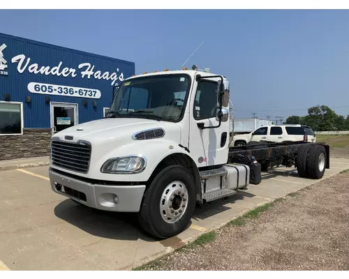 Complete Vehicle FREIGHTLINER M2-106 Vander Haags Inc Sf