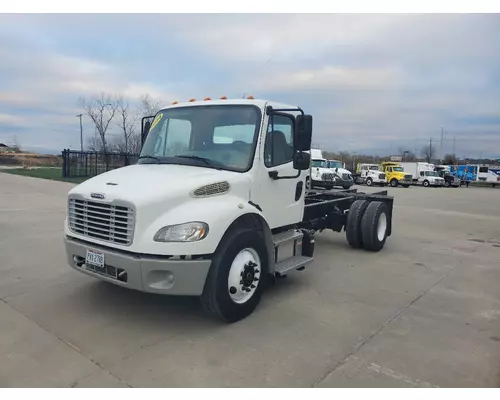 Freightliner M2 106 Truck