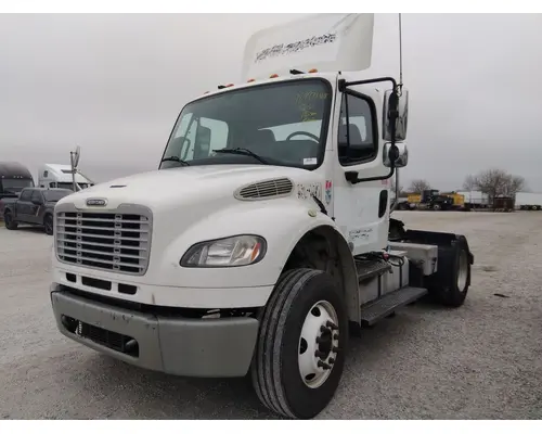 Complete Vehicle FREIGHTLINER M2 106 LKQ Geiger Truck Parts