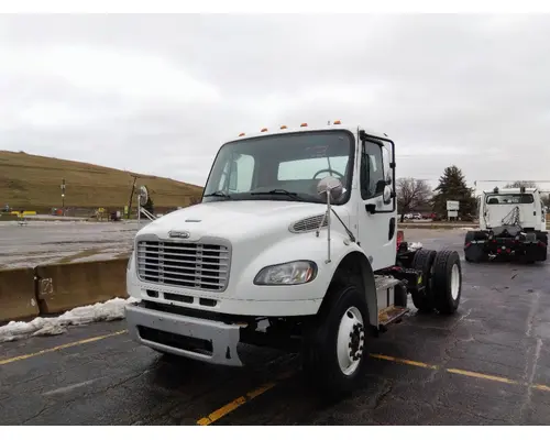 Complete Vehicle FREIGHTLINER M2 106 LKQ Heavy Truck - Goodys
