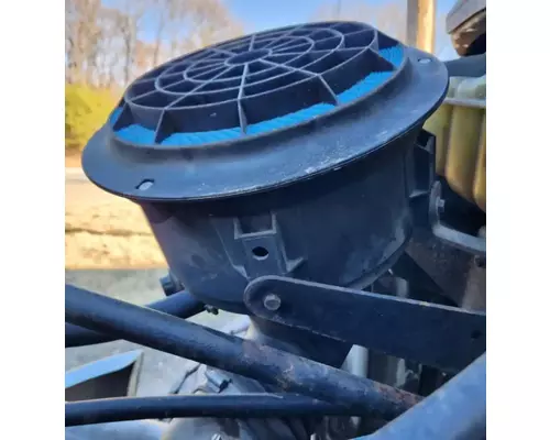 Freightliner M2 112 Medium Duty Air Cleaner