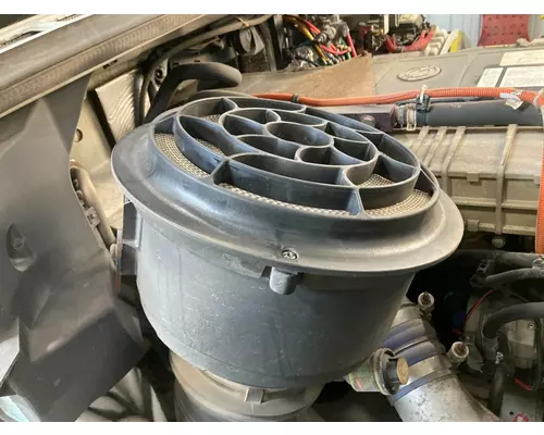 Freightliner M2 112 Air Cleaner