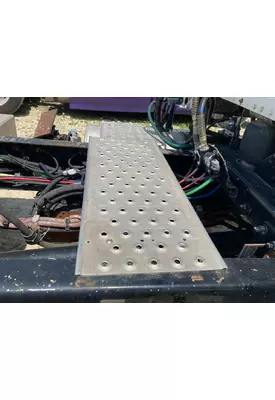 Freightliner M2 112 Deckplate