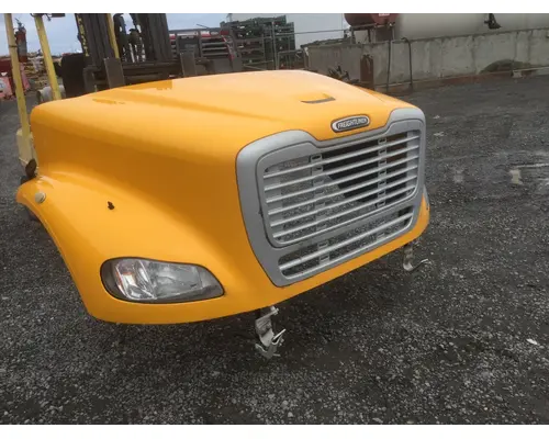 Hood FREIGHTLINER M2 112 Hagerman Inc.