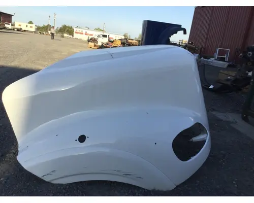 Hood FREIGHTLINER M2 112 Hagerman Inc.