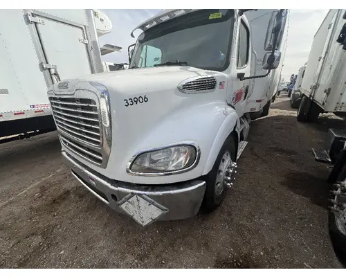 Hood FREIGHTLINER M2 112 DTI Trucks