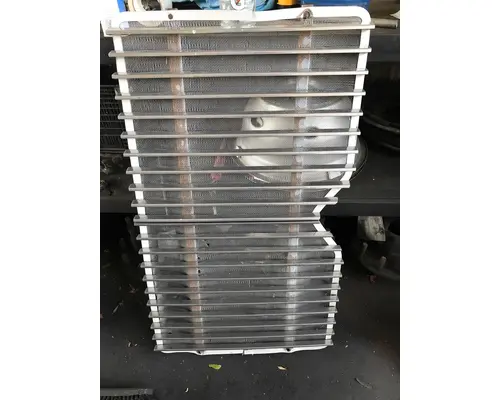 Grille FREIGHTLINER M2  MEDIUM DUTY Charlotte Truck Parts,inc.