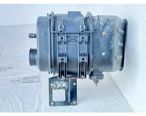 Freightliner MT45 Chassis Air Cleaner