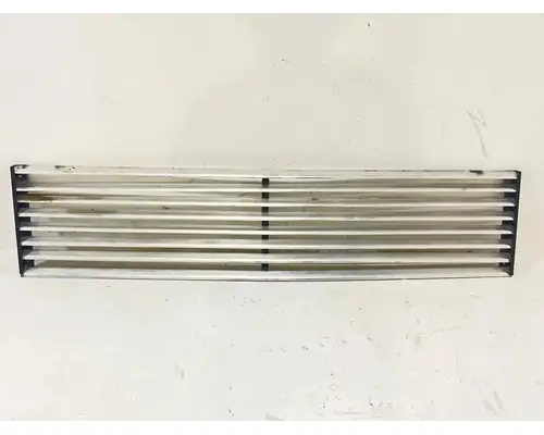 Grille Freightliner MBC Complete Recycling Group LLC