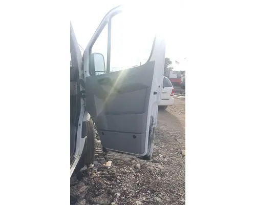 Freightliner SPRINTER 2500 Door Assembly, Front