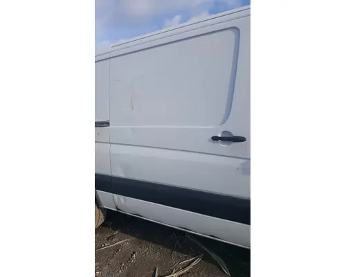 Freightliner SPRINTER 2500 Door Assembly, Front