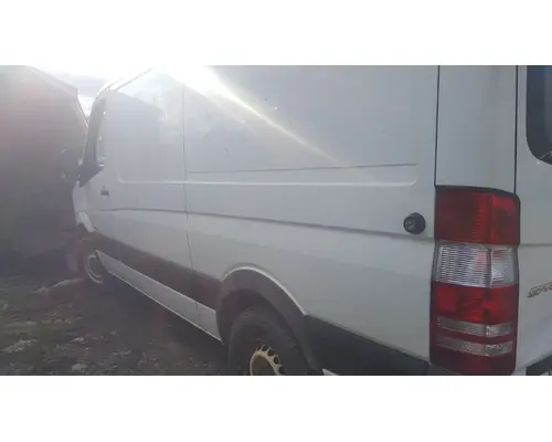 Freightliner SPRINTER 2500 Door Assembly, Front