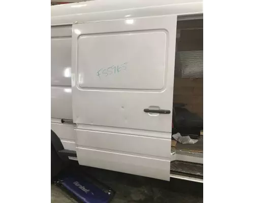 Freightliner SPRINTER 3500 Door Assembly, Front