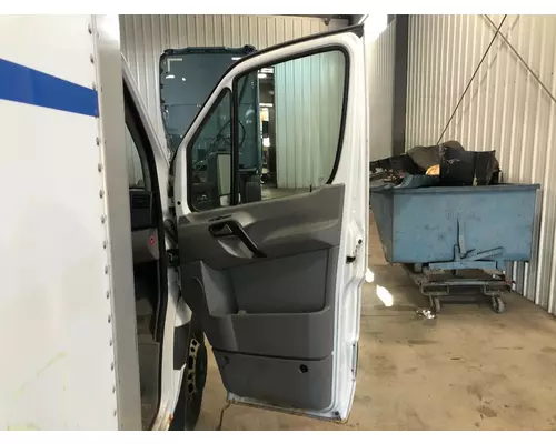 Freightliner SPRINTER Door Assembly, Front