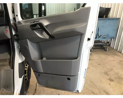 Freightliner SPRINTER Door Assembly, Front