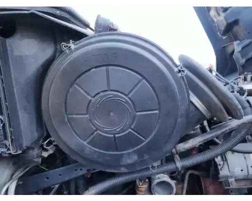 Freightliner ST120 Air Cleaner