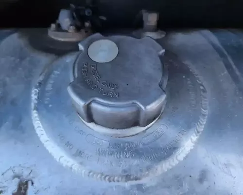 Freightliner ST120 Fuel Tank
