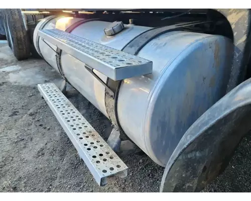Freightliner ST120 Fuel Tank