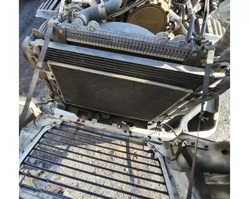 Freightliner ST120 Intercooler