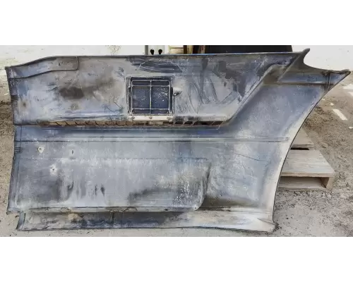 Freightliner ST120 Side Fairing