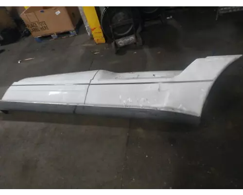 Freightliner ST120 Side Fairing