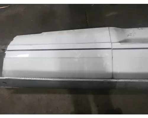 Freightliner ST120 Side Fairing