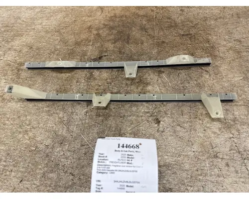Body Parts, Misc. FREIGHTLINER Z18-71757-000 West Side Truck Parts